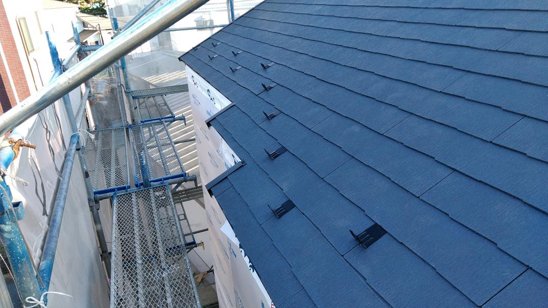 コロニアルの片棟の現場です ガイソー平塚店 住まいの外装リフォーム専門店