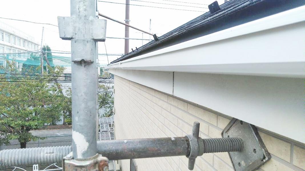以外と気づかない雨樋の破損 雨樋は家の重要な役割を担ってます 平塚 茅ケ崎周辺の外壁塗装はガイソー平塚店にお任せください 以外と気づかない雨樋の破損 雨樋は家の重要な役割を担ってます 平塚 茅ケ崎周辺の外壁塗装はガイソー平塚店にお任せください